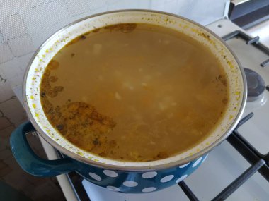 Fırında çorba ile güveç.