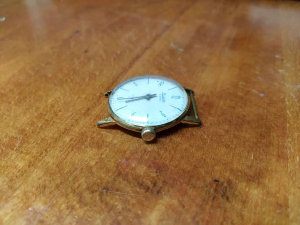 Antiguo Reloj Pulsera Soviético Oro Cerca — Foto de Stock