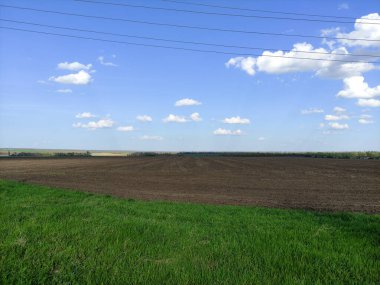 İlkbaharda tarım arazisi