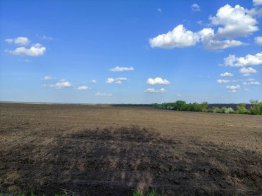 İlkbaharda tarım arazisi