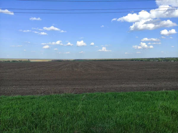 İlkbaharda tarım arazisi