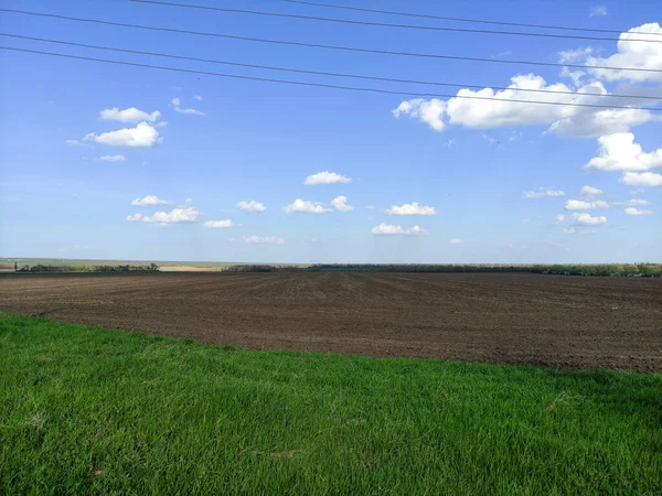 İlkbaharda tarım arazisi