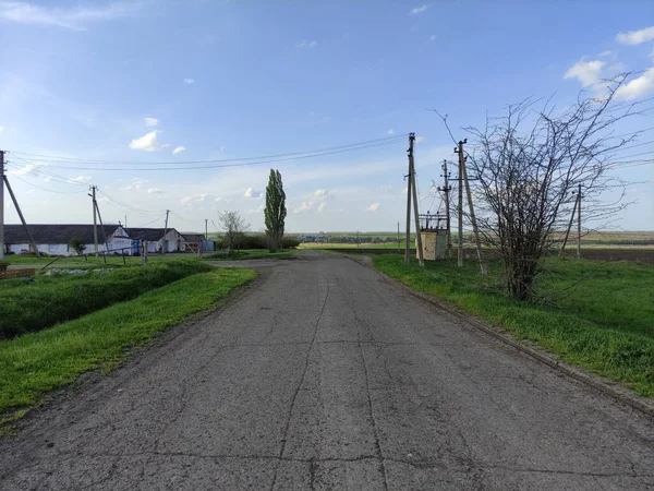 Strada Asfaltata Campagna Linee Elettriche Estate — Foto Stock