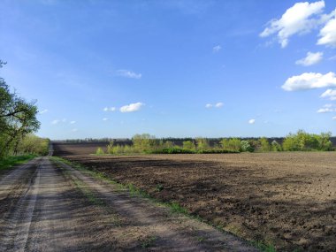 İlkbaharda tarım arazisi