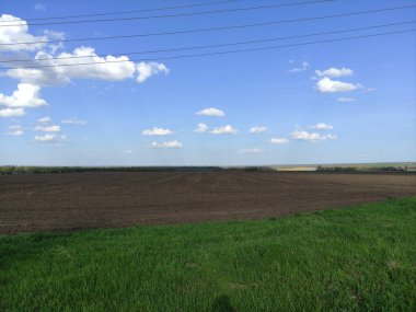 İlkbaharda tarım arazisi