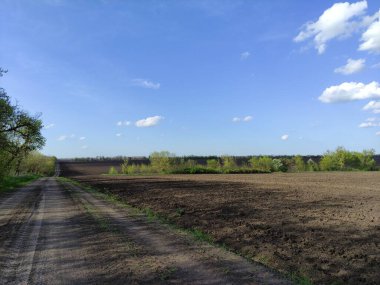 İlkbaharda tarım arazisi