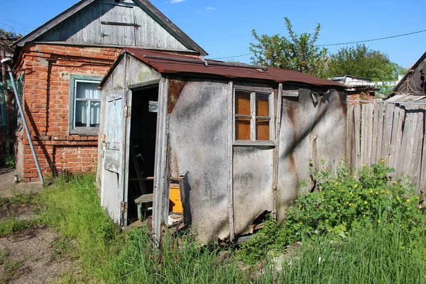 Alte Holzscheune Mit Anderem Werkzeug — Stockfoto