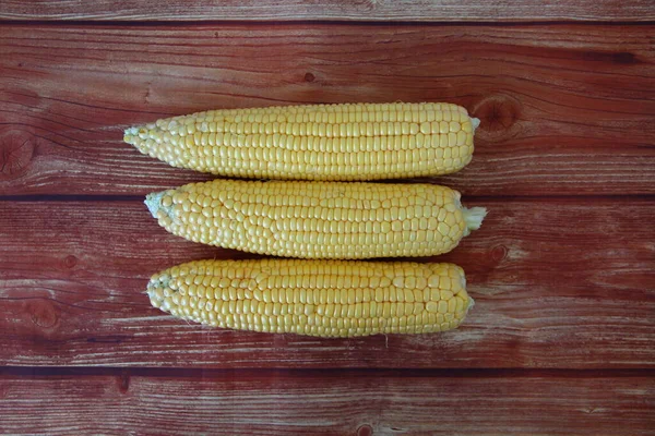 Cobs Fresh Raw Corn Wooden Background — Stock Photo, Image