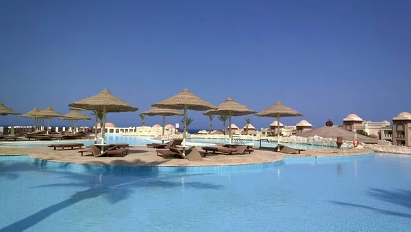 Bazén Luxusním Tropickém Hotelovém Resortu — Stock fotografie