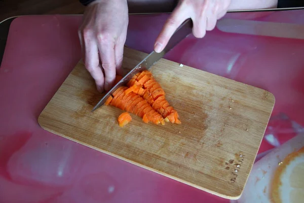Woman Cuts Boiled Carrots Healthy Food — Fotografia de Stock