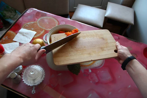 Woman Cuts Boiled Carrots Healthy Food — Φωτογραφία Αρχείου