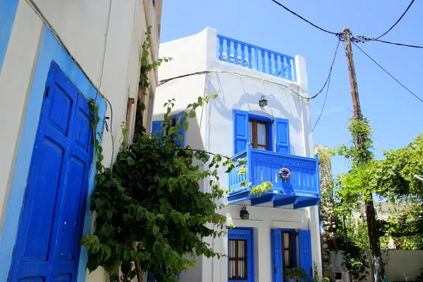 Białe greckie domy na wyspie Nisyros — Zdjęcie stockowe