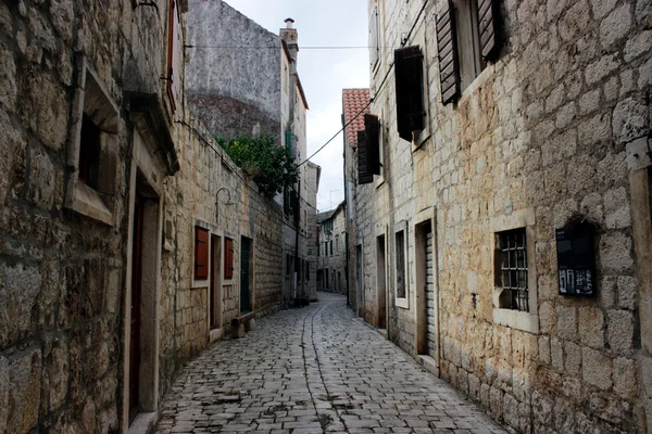 Calle del casco antiguo de Hvar en Croacia — Foto de Stock