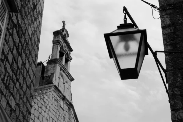 Lanterna nel centro storico Hvar, Croazia — Foto Stock