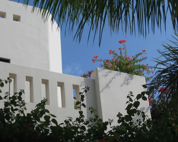 Balkon biały Adobe do domu — Zdjęcie stockowe