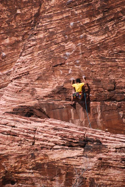 Bergsteiger am Red Rock Canyon lizenzfreie Stockbilder