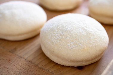 Pişirme - tatlı buğulanmış çörekler.