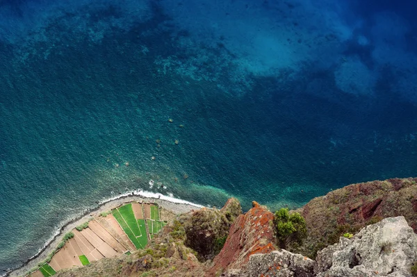 Cabo Girao uçurumdan, Madeira Adası, Portekiz görüntülemek