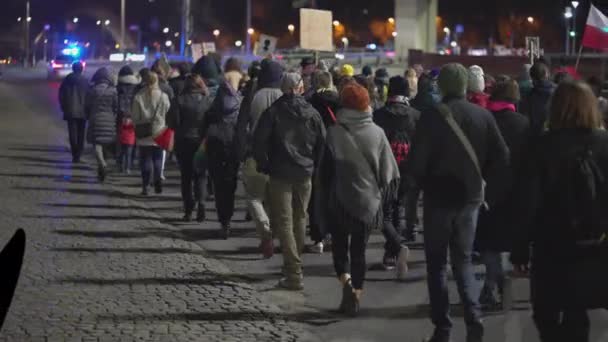 ГДАНСК, ПОЛЬША - 4 ноября. Протест против строгих законов об абортах. — стоковое видео