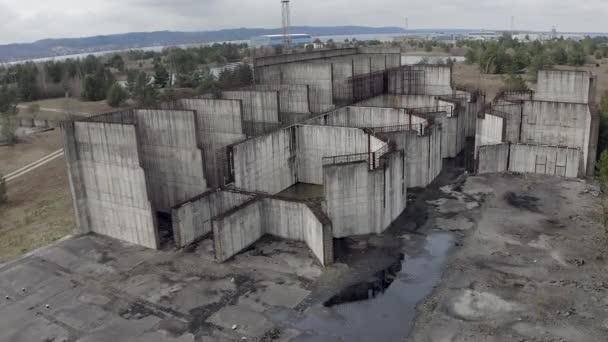 Εγκαταλελειμμένο και ημιτελές πυρηνικό εργοστάσιο. Αεροφωτογραφία — Αρχείο Βίντεο
