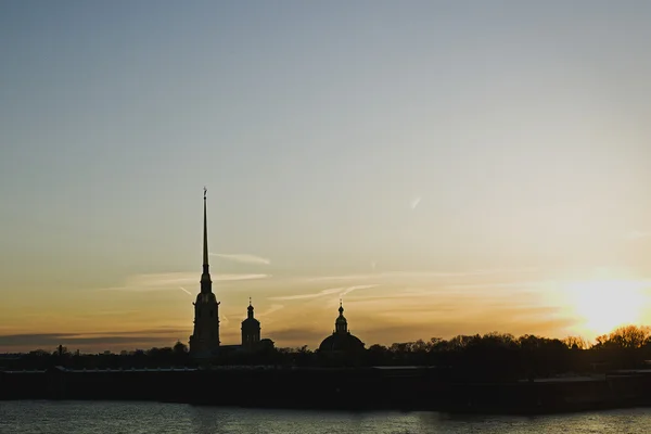 Sunset over Peter and Paul fortress. — Stock Photo, Image