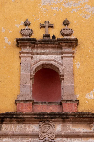 Colonial Cornice Cross Vecchia Chiesa San Miguel Messico — Foto Stock