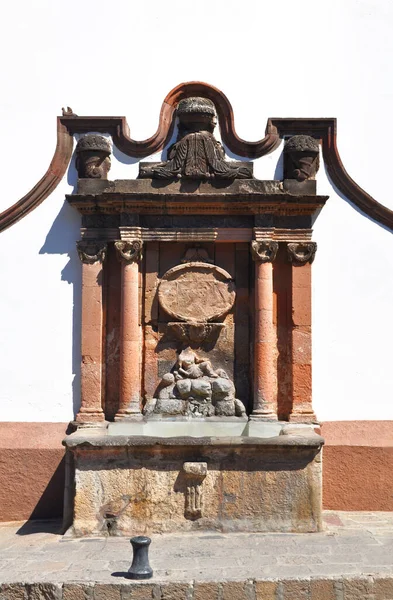Old Mexican Colonial Water Fountain — Stock Photo, Image