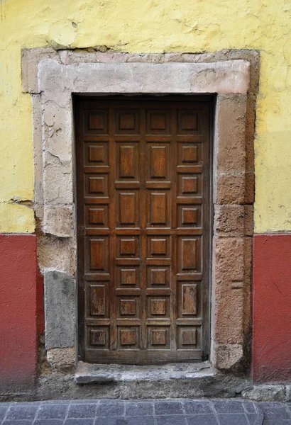 Old Wood Mexican Colonial Door Guanajuato Mexico — Stock Photo, Image