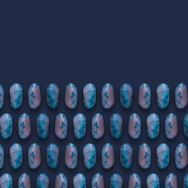 Patrón Piedras Preciosas Azules Sobre Fondo Color Piedras Composición Fotografía — Foto de Stock