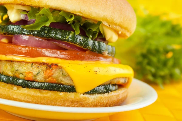 Vegetarián burger se zeleninou patty — Stock fotografie