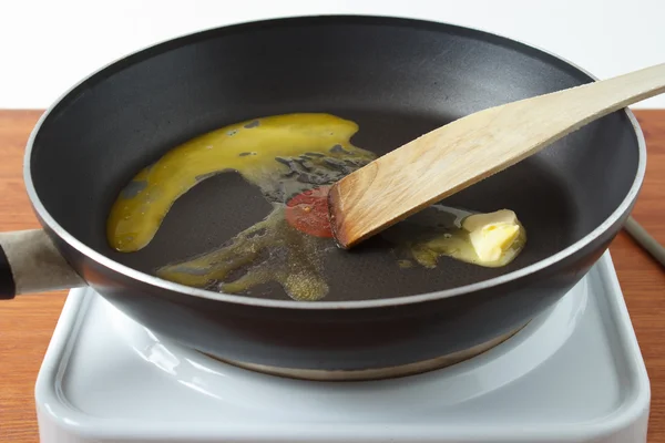 Margarine zum Kochen schmelzen — Stockfoto