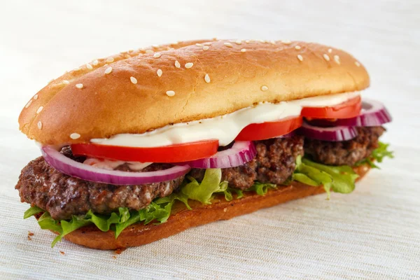 Elongated hamburger — Stock Photo, Image