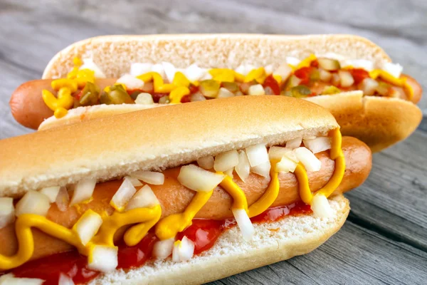 Zwei Hot Dogs — Stockfoto