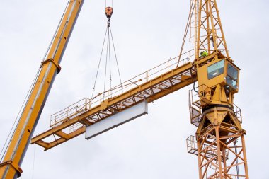 Kule Vinç inşaat sitedeki