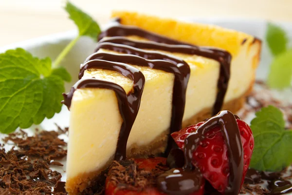 Çikolatalı Cheesecake dilim