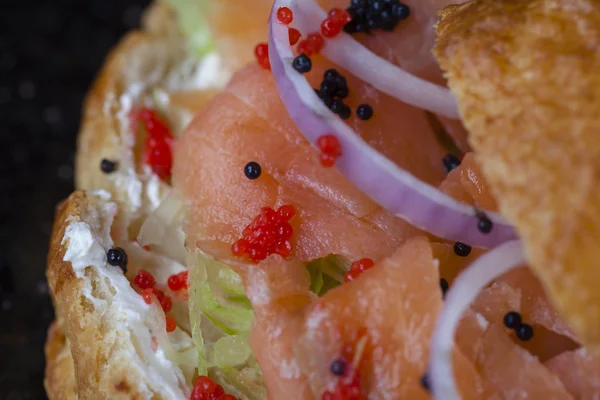 füme somon sandviç