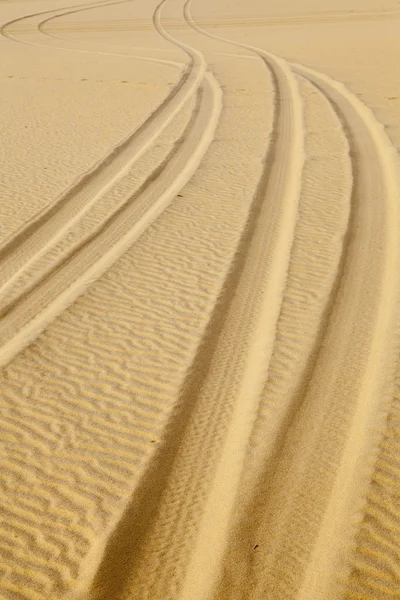 Lastik çölde yazdırır