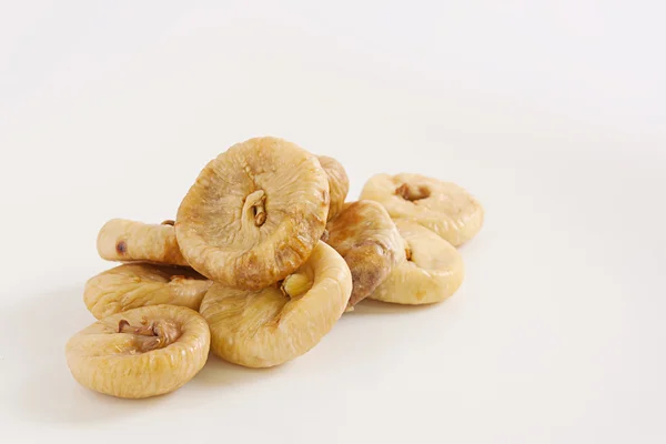 Beyaz masaya kuru incir