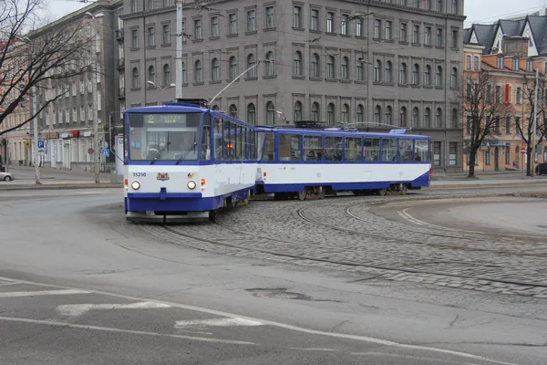Historiska lettiska spårvagn i gamla stan — Stockfoto