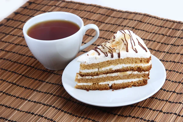 Tort dulce cu ceașcă de ceai — Fotografie, imagine de stoc