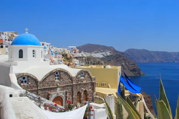 Classical Greek style Church in Santorini, Greece — Stock Photo, Image