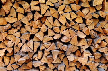 Duvarına koymak yakacak odun