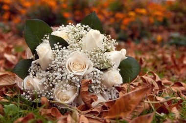 Düğün buketi beyaz gül'den