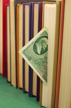 Lenin'in görüntü kitap ile elli Sovyet ruble