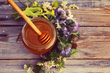 çiçeklerle tatlım