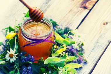 çiçeklerle tatlım