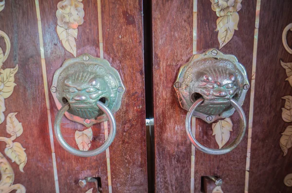 Knoflík na dveře kostela — Stock fotografie