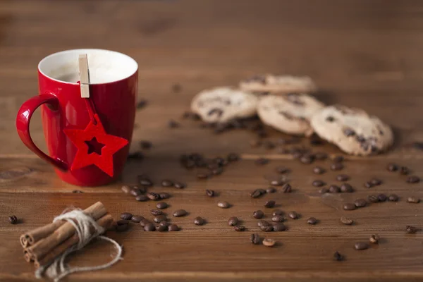 Coffee and cookies on wooden table — Stock Photo, Image