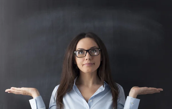 Porträt einer verwirrten Geschäftsfrau — Stockfoto