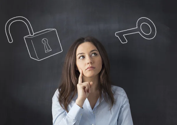 Geschäftsfrau löst das Problem — Stockfoto